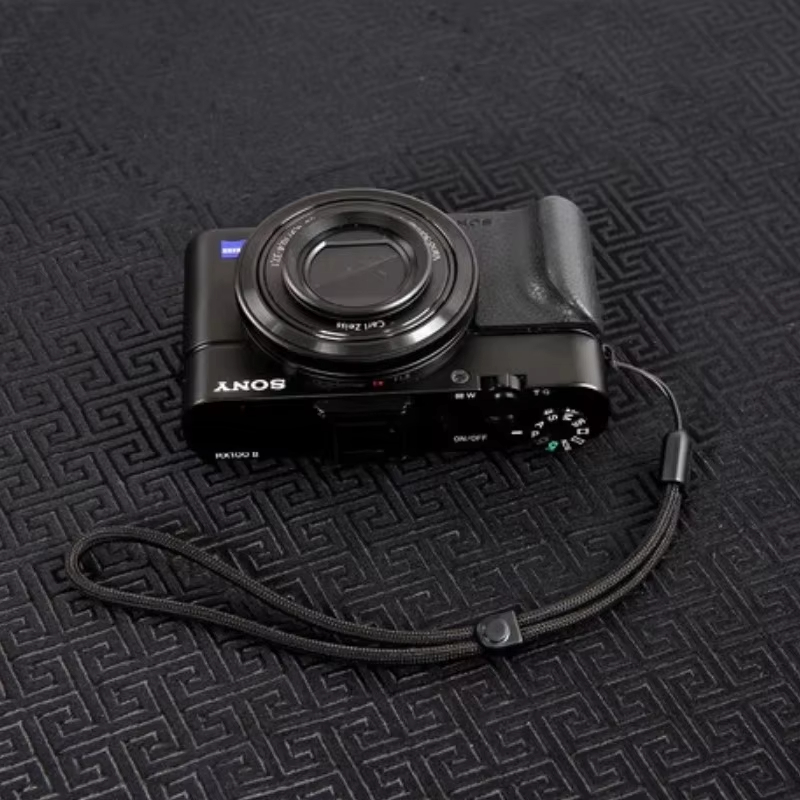 Pasek na nadgarstek do aparatu – Sony Camera Zv-E10 recenzja i cena