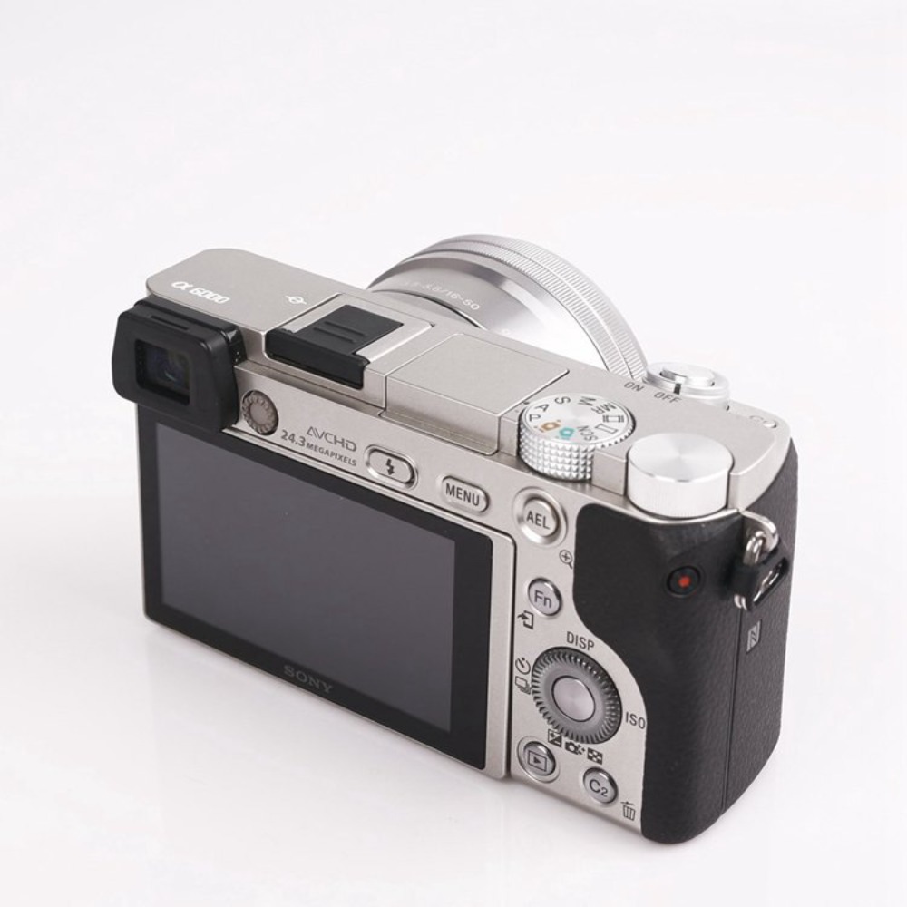 Osłona gorącej stopki aparatu  – Nikon Camera Z50 recenzja i cena